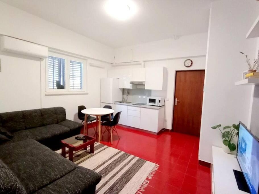 Apartman Near The Sea And Port Of Marina Veruda Pula